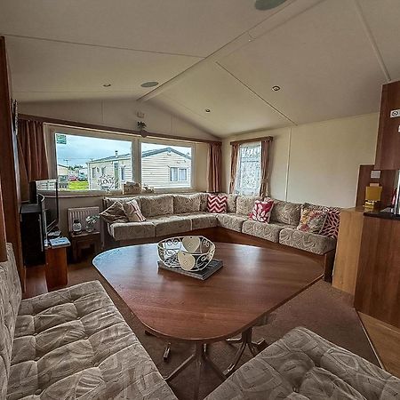 Great 8 Berth Caravan For Hire At St Osyth Beach In Essex Ref 28123Gc Clacton-on-Sea Exterior photo