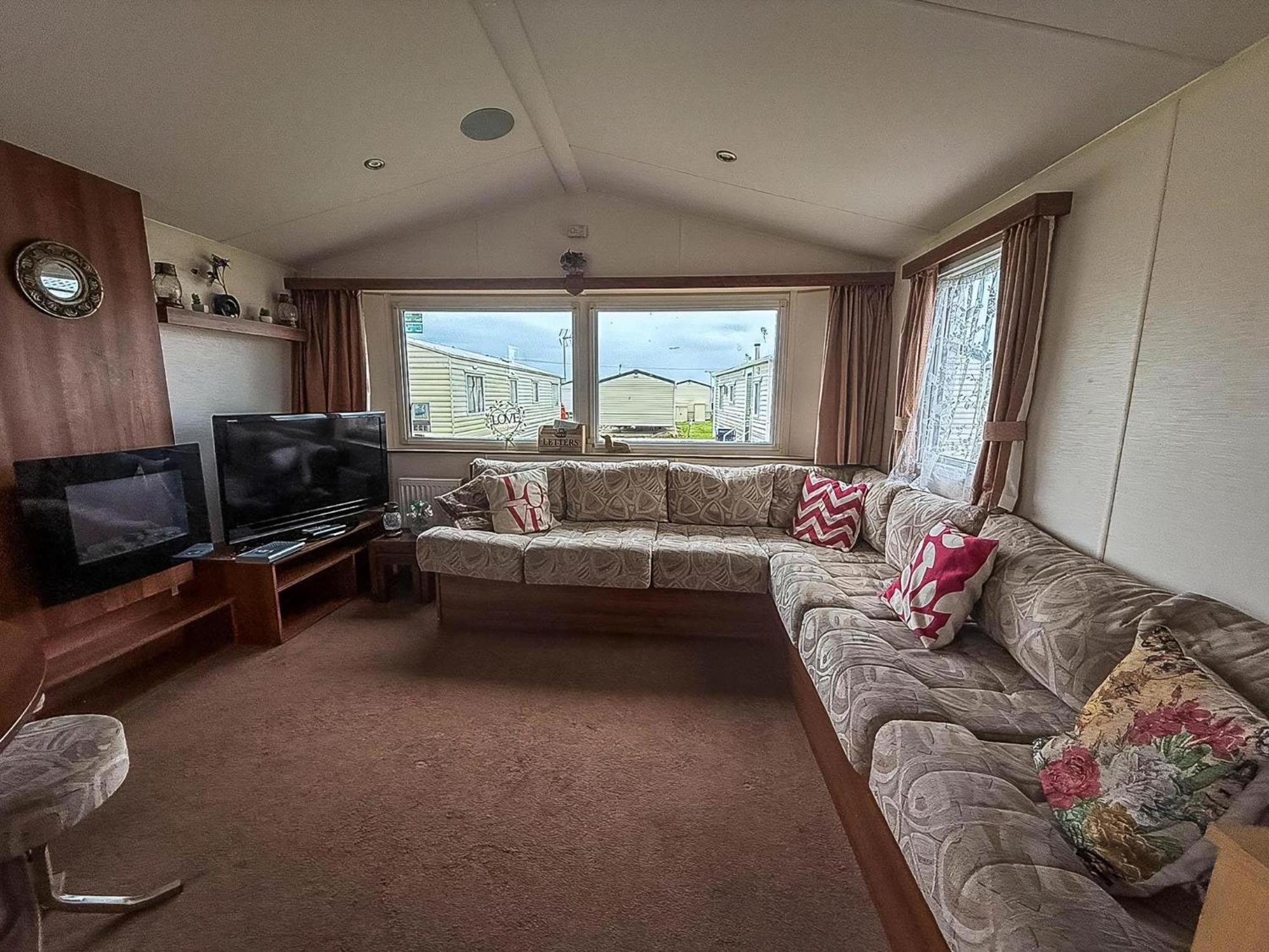 Great 8 Berth Caravan For Hire At St Osyth Beach In Essex Ref 28123Gc Clacton-on-Sea Exterior photo